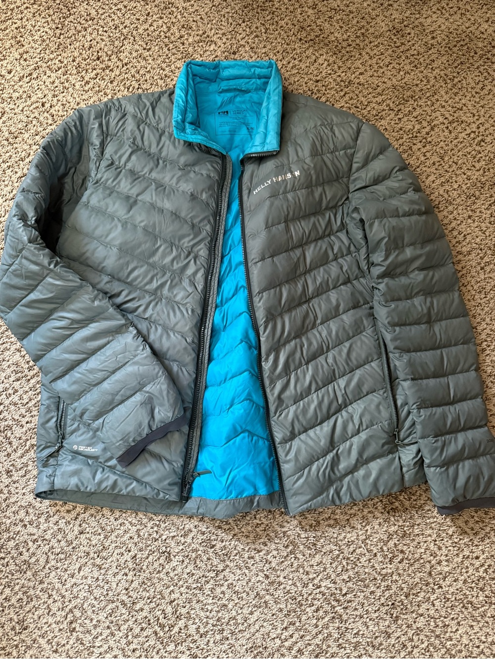 Helly Hansen down puff jacket * zipper doesn’t work*